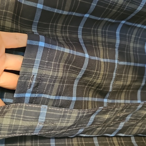 George Mens Blue, Gray, and black plaid short sleeve button down shirt - Picture 4 of 6